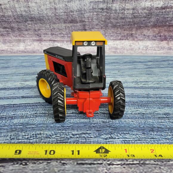 Vintage 1/32 Versatile 256 die-cast/plastic articulating 4wd tractor red/yellow - Picture 8 of 10